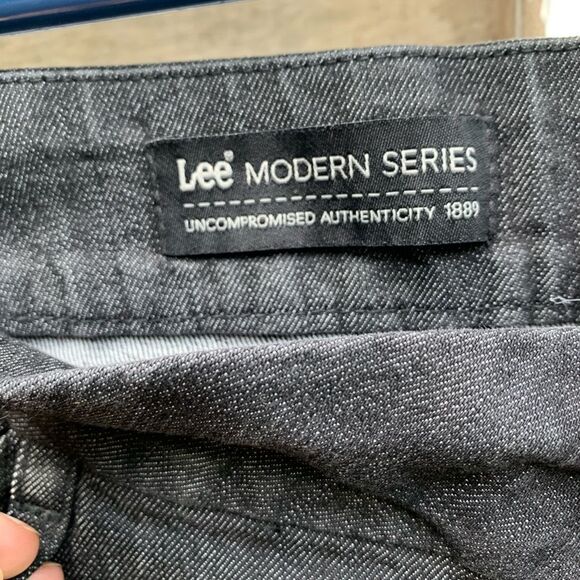 Lee Maxwell Curvy Fit Trousers - Picture 3 of 9